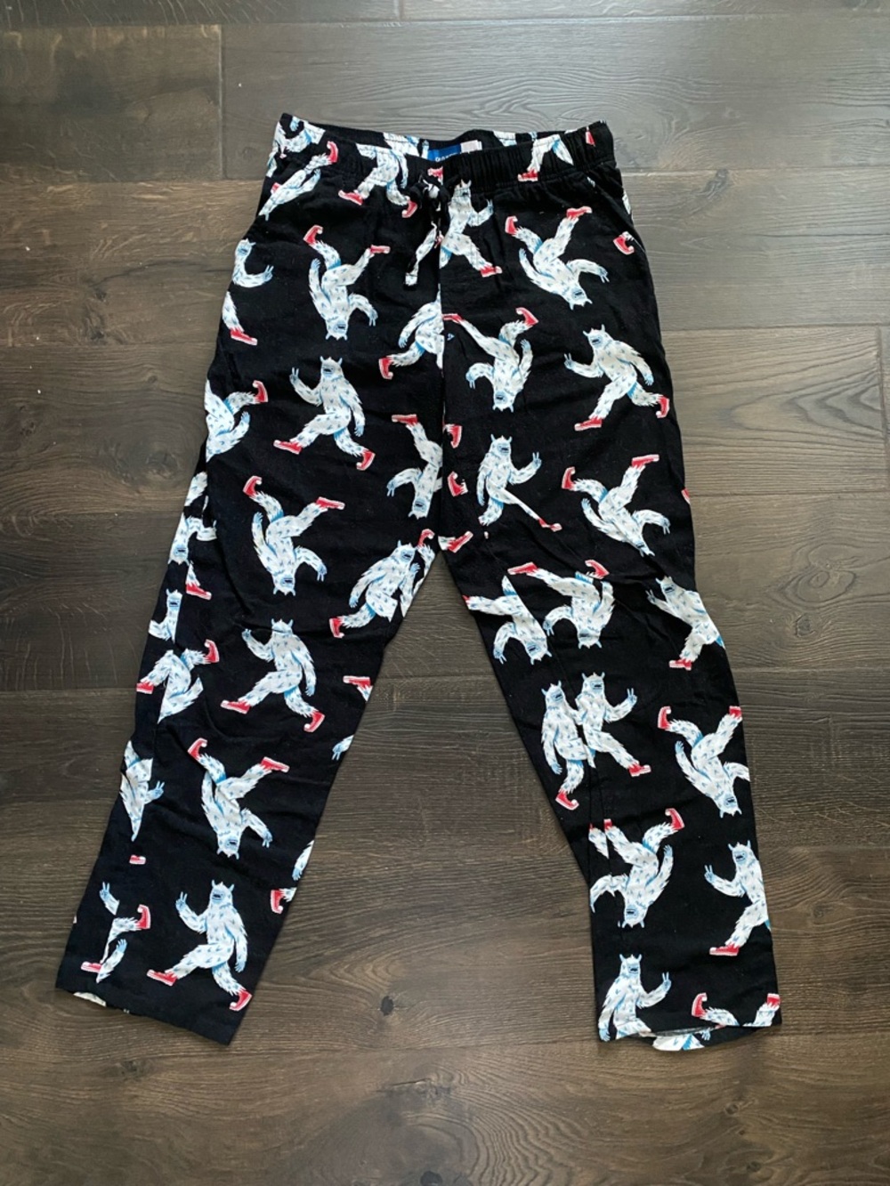 Old Navy Black abominable snowman Print men’s  Pajama Bottoms with Red Accents